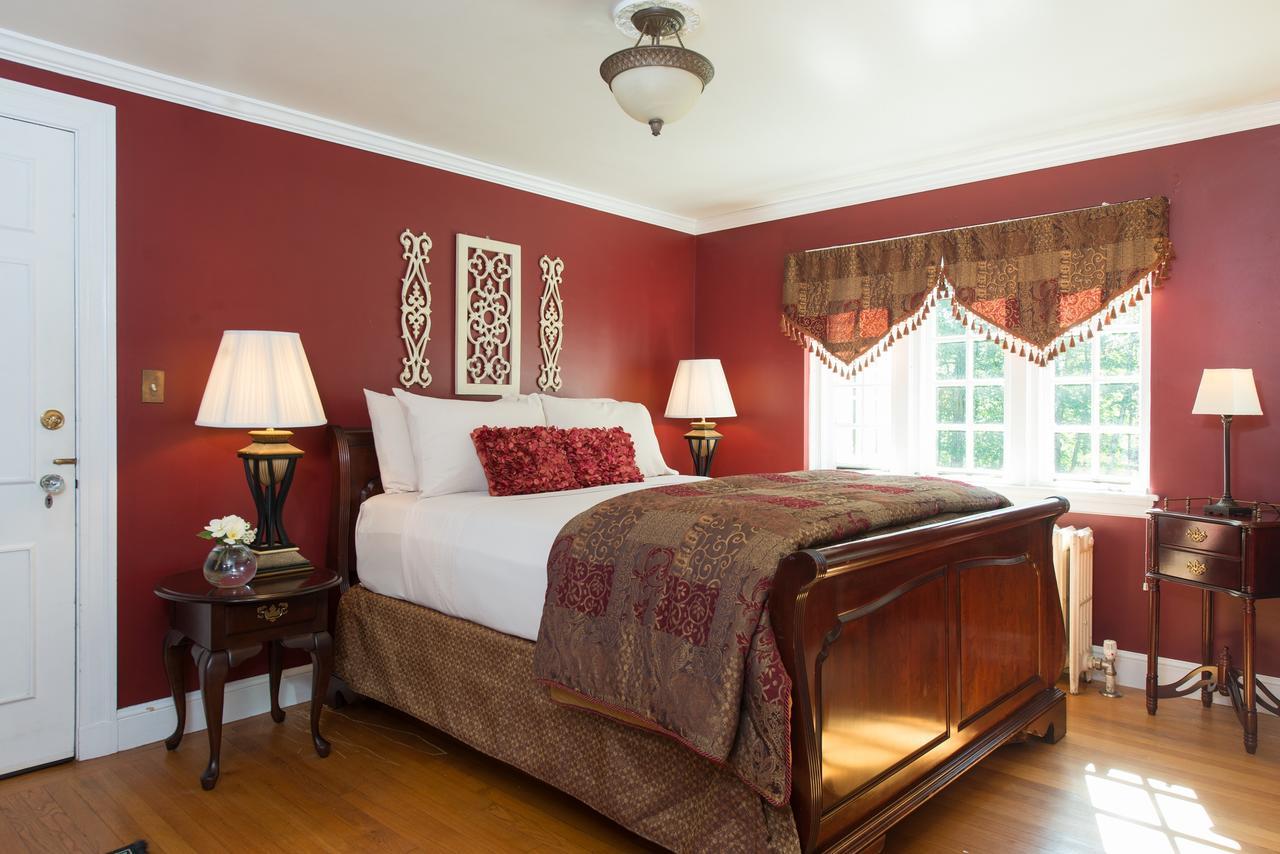 Inn On Putney Road Браттлборо Екстер'єр фото